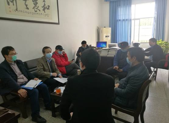 夏校长指导学院线上教学工作.jpg